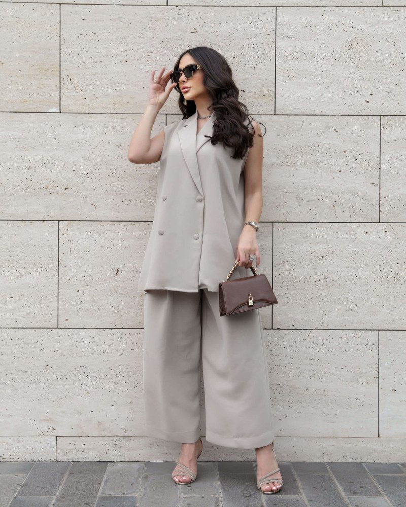 1678731547_640f691b8b2d2.jpg SANA Vest and pants - Image 1